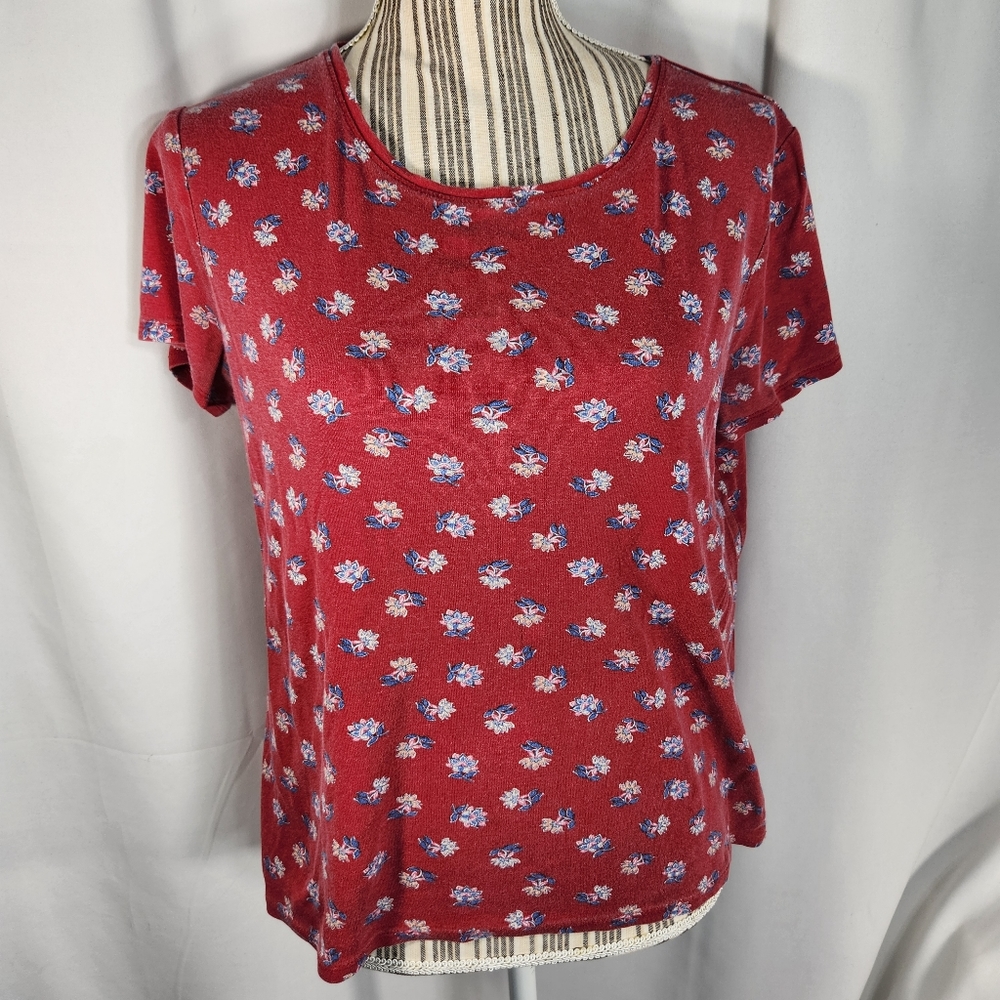 Croft & Barrow The Classic Tee Red w/ Multi Floral Print Size Small